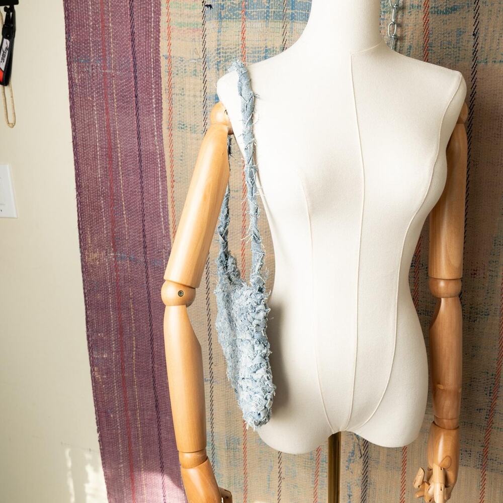 Custom upcycled shoulder bag - Picture 3 of 5